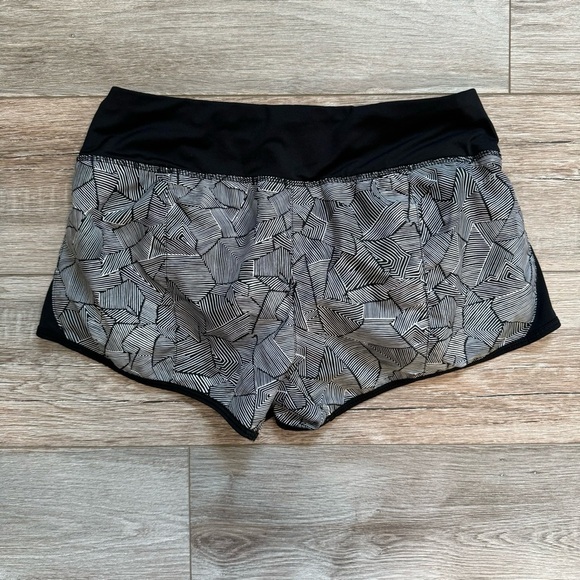 NIKE~ Women’s Canopy Crew Printed Dri Fit Lined Black Athletic Shorts Size Small - Picture 4 of 5